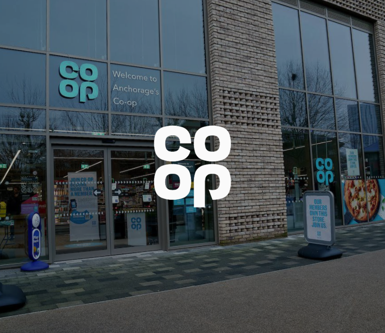 Image of Co-op store from the outside